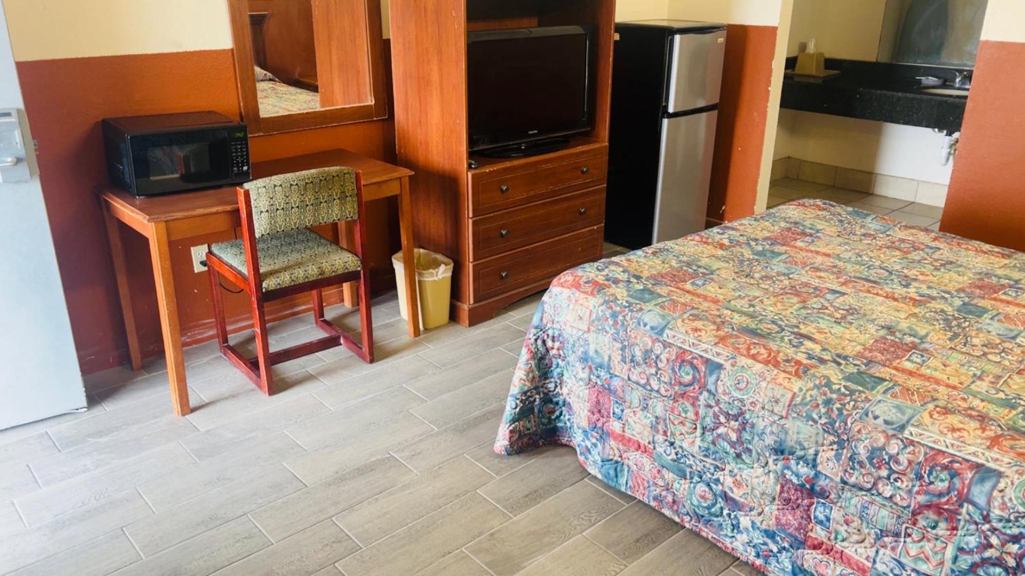 Executive Inn Робстаун Экстерьер фото