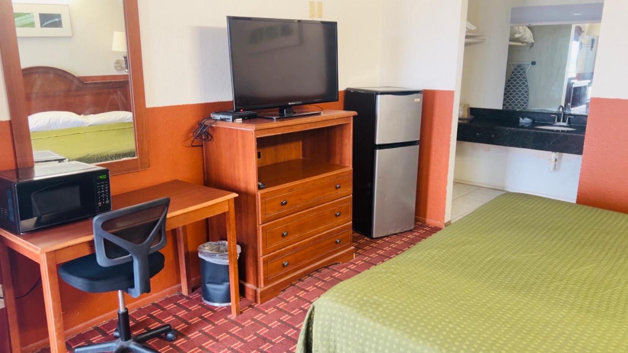 Executive Inn Робстаун Экстерьер фото